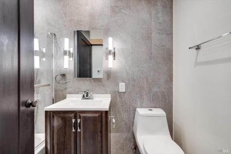 985 Gumview Road Windsor CA 95492