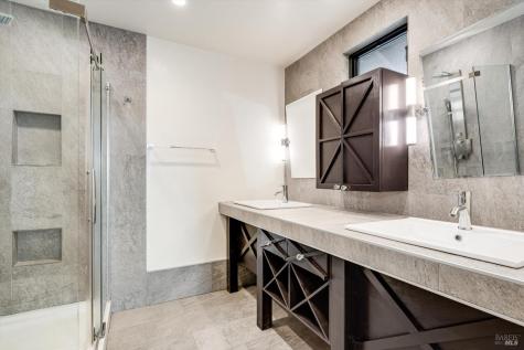 985 Gumview Road Windsor CA 95492