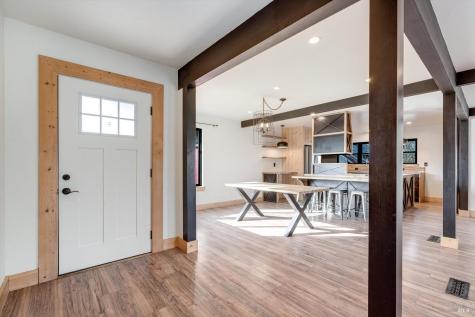 985 Gumview Road Windsor CA 95492