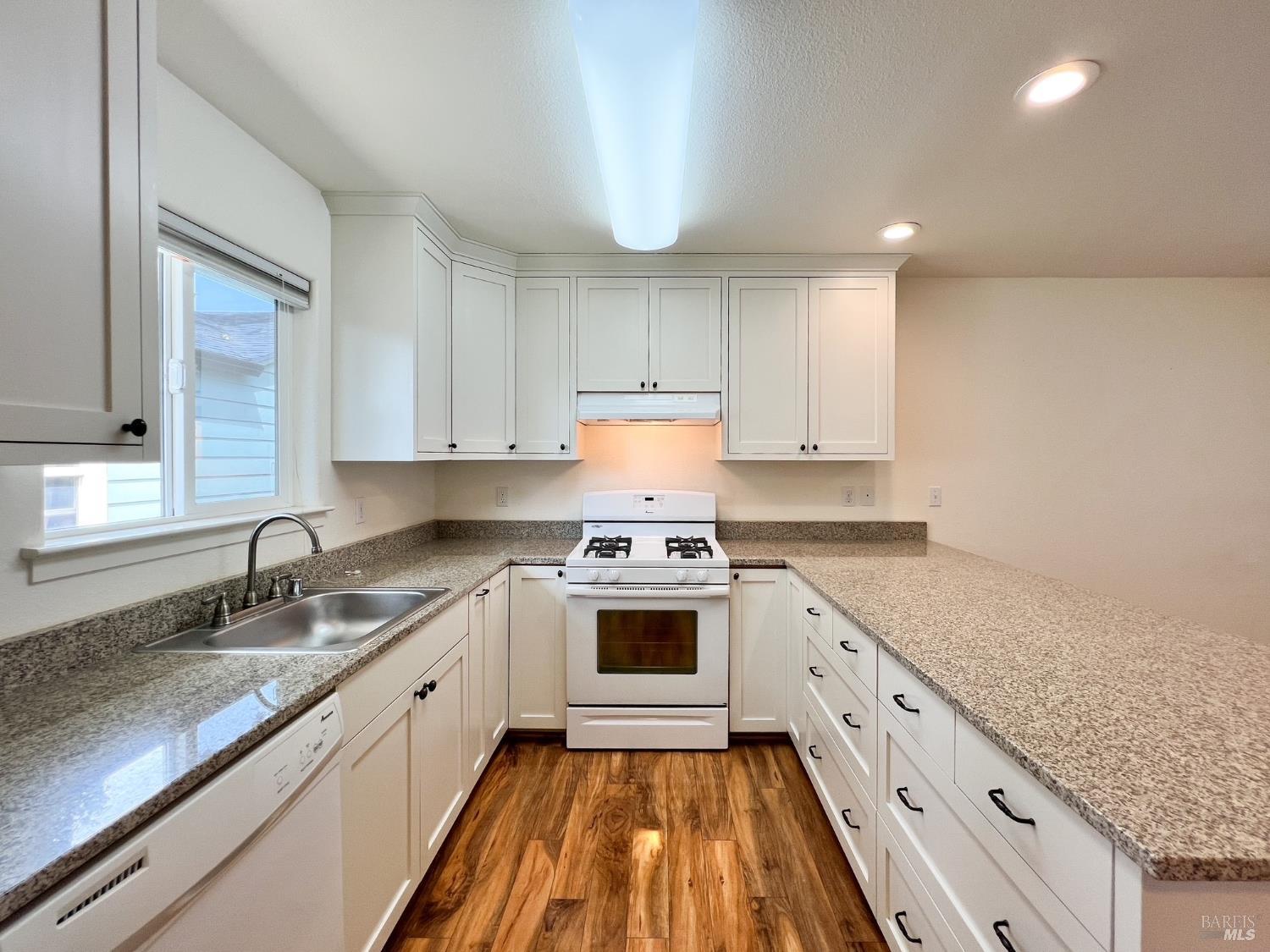 469-471 Newton Way Angwin CA 95408
