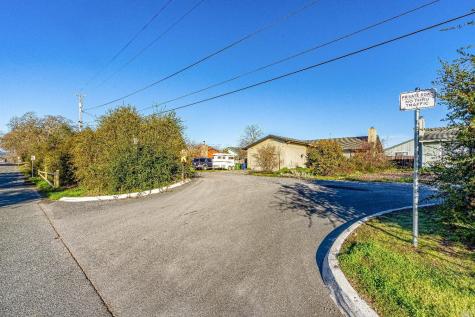 8717-8719 Windsor Road Windsor CA 95492