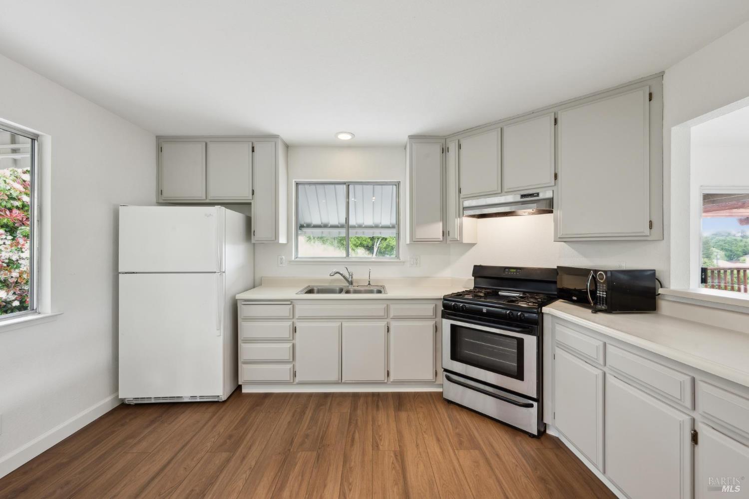 1375 Gossage Avenue Petaluma CA 94952