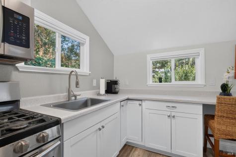 8645 Mirabel Road Forestville CA 95436