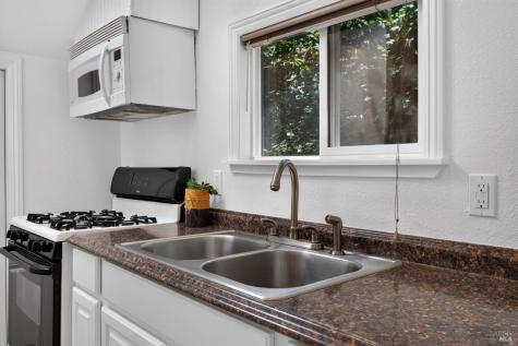8645 Mirabel Road Forestville CA 95436