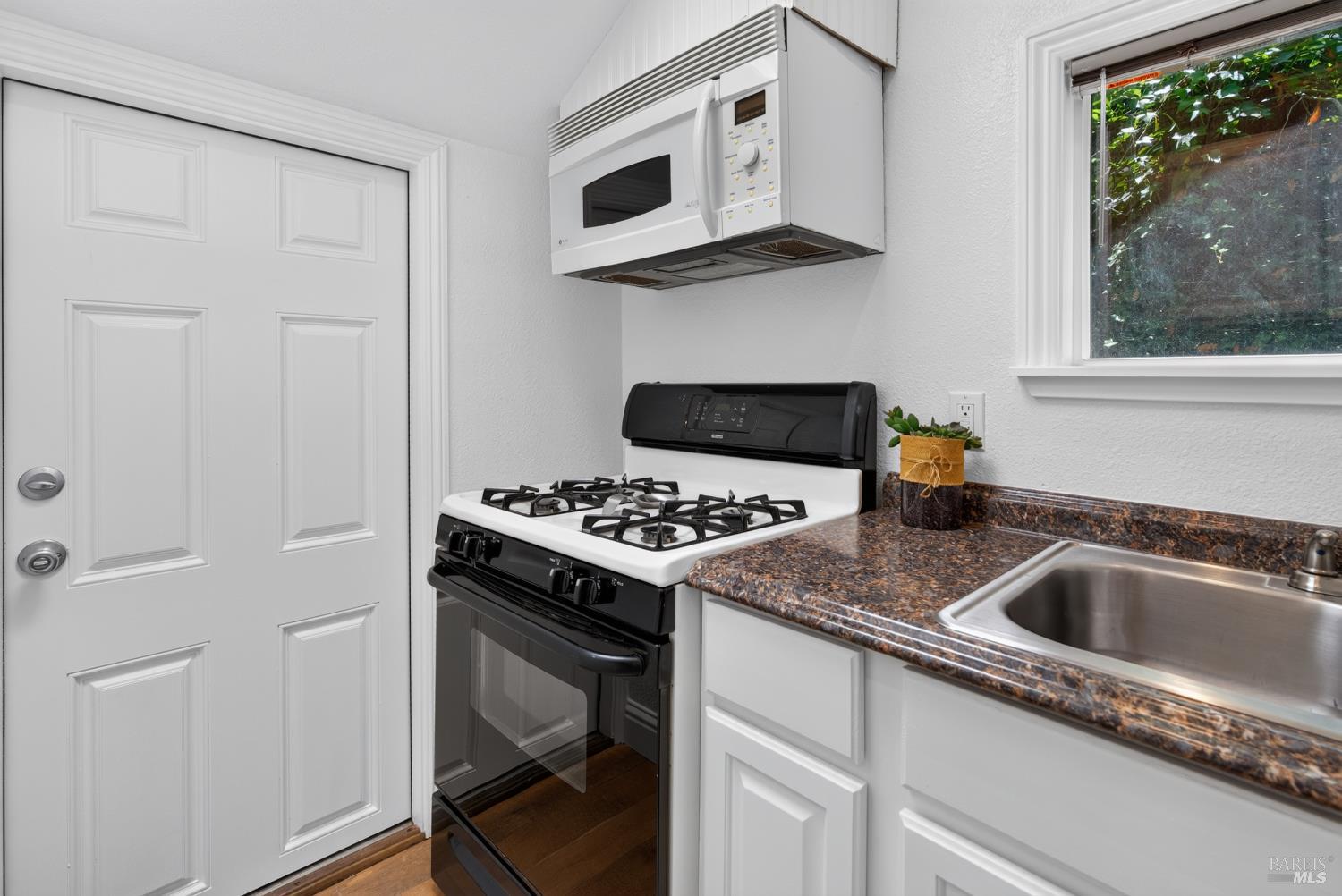 8645 Mirabel Road Forestville CA 95436