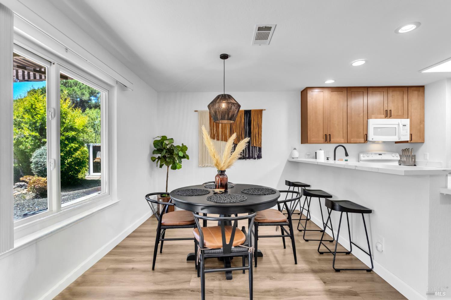 407-413 Rinconada Court Benicia CA 94510