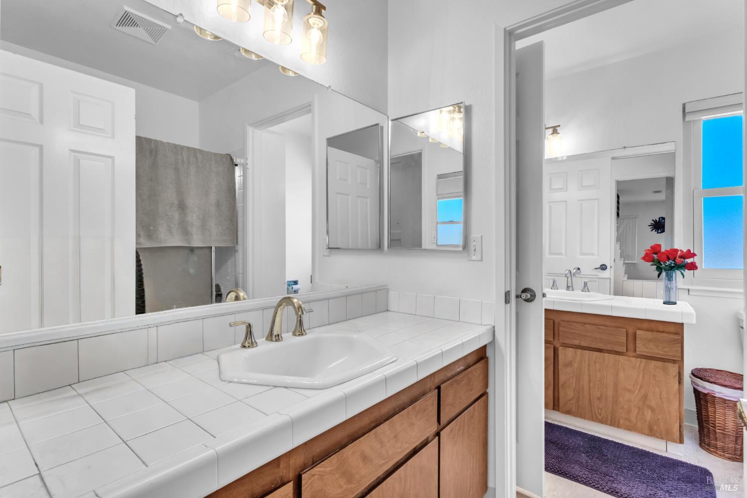 407-413 Rinconada Court Benicia CA 94510