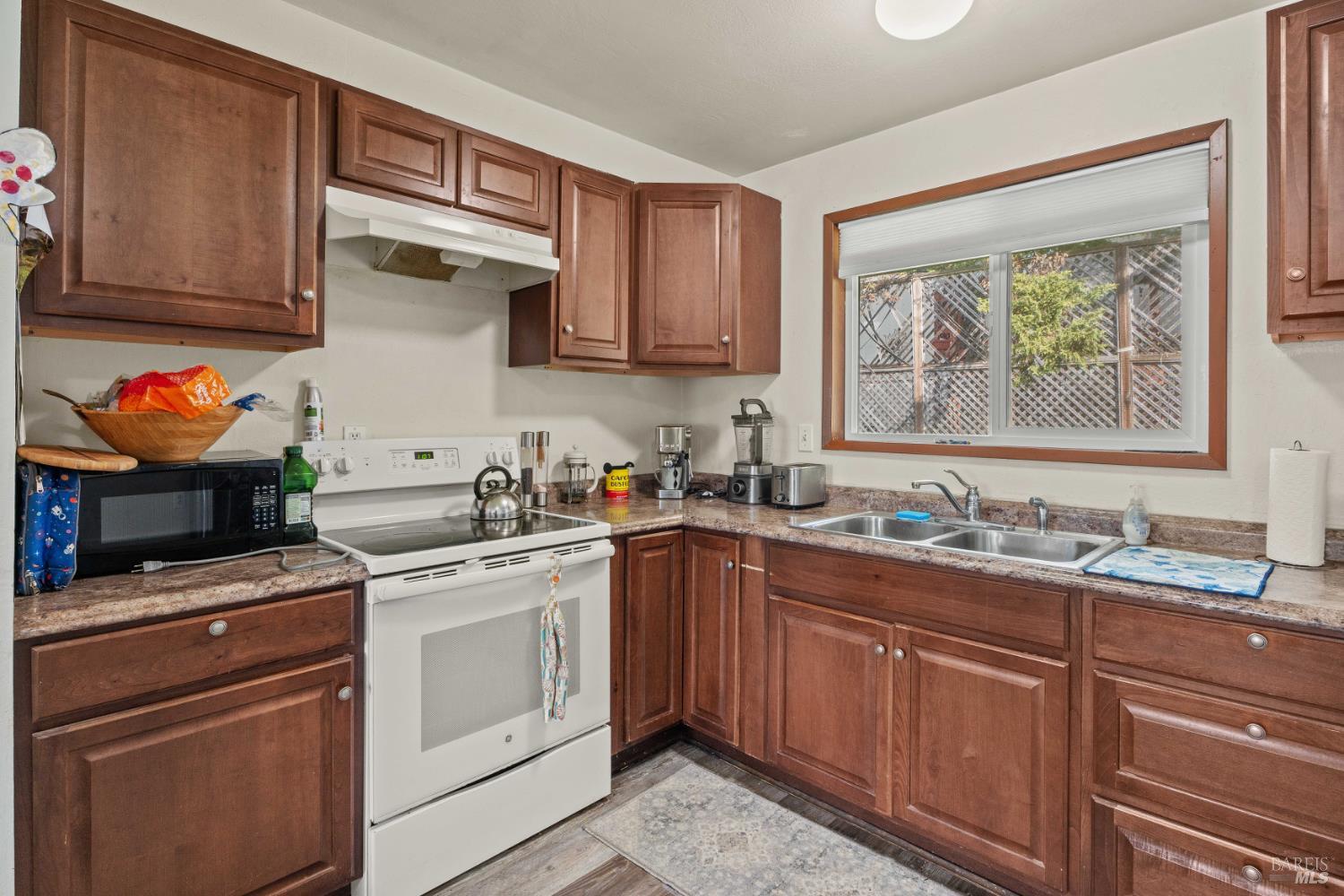 28060 Poppy Drive Willits CA 95490