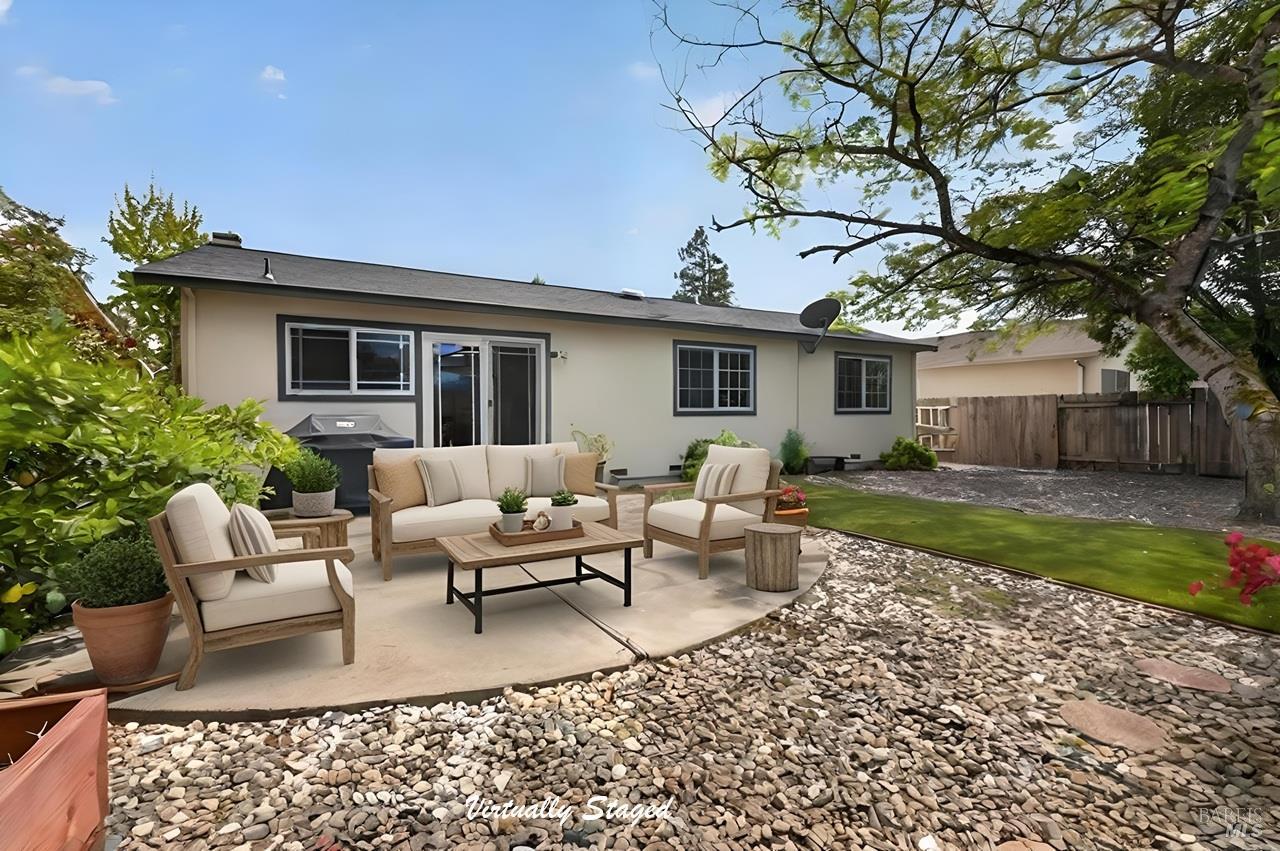1435 Ivy Lane Petaluma CA 94954
