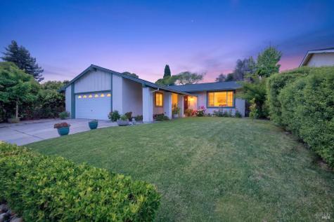 1435 Ivy Lane Petaluma CA 94954