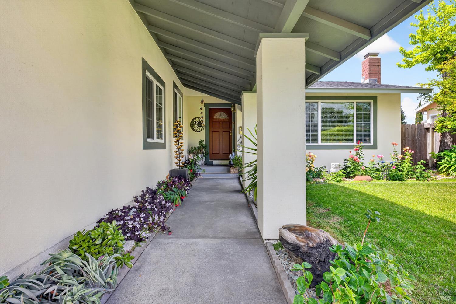 1435 Ivy Lane Petaluma CA 94954