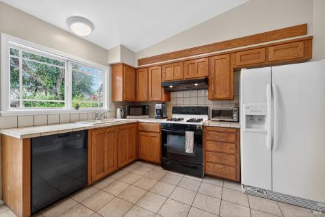1435 Ivy Lane Petaluma CA 94954