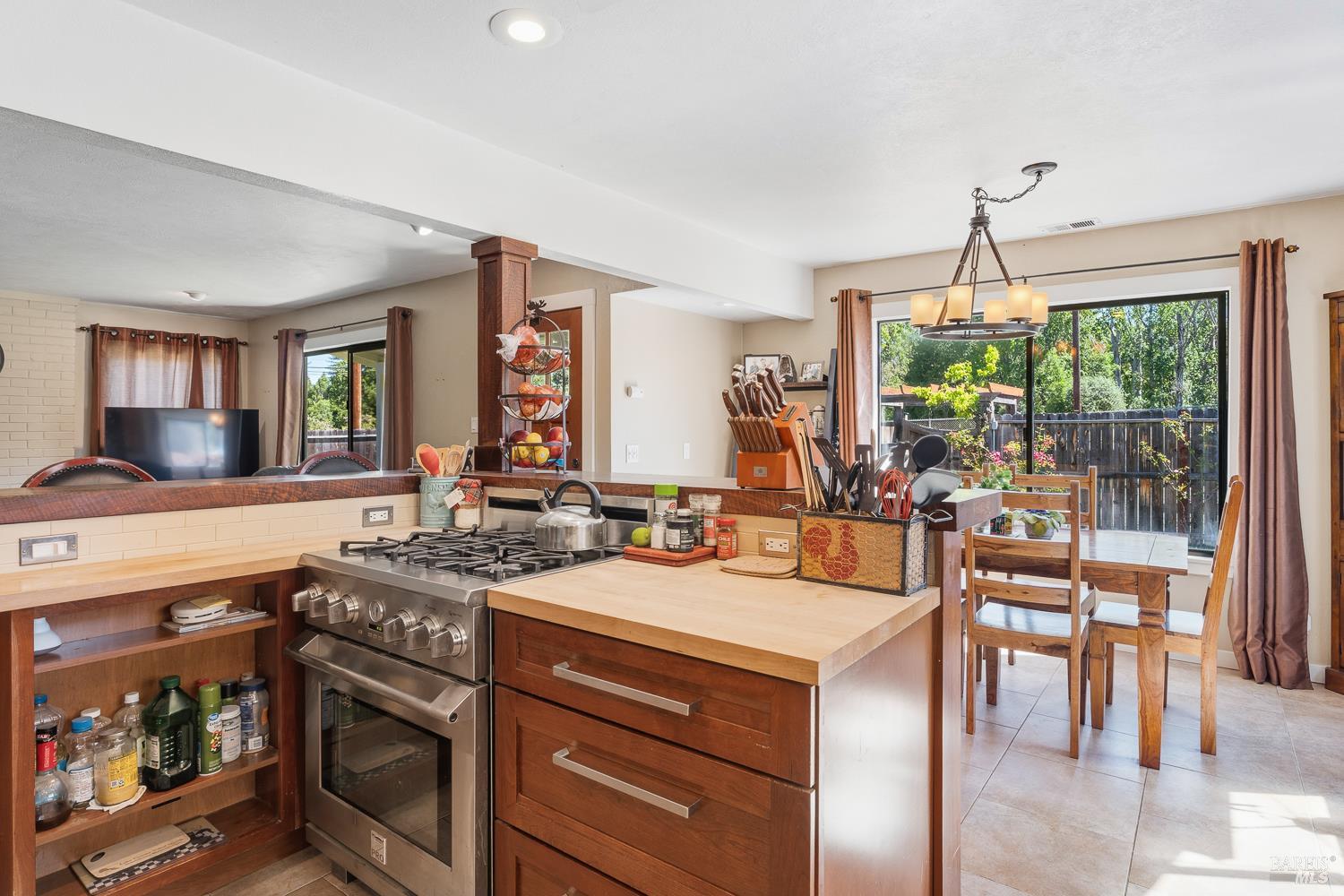 2260 Old River Road Ukiah CA 95482