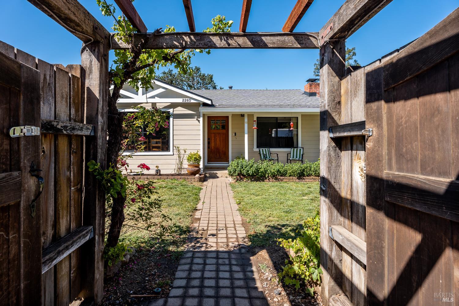 2260 Old River Road Ukiah CA 95482