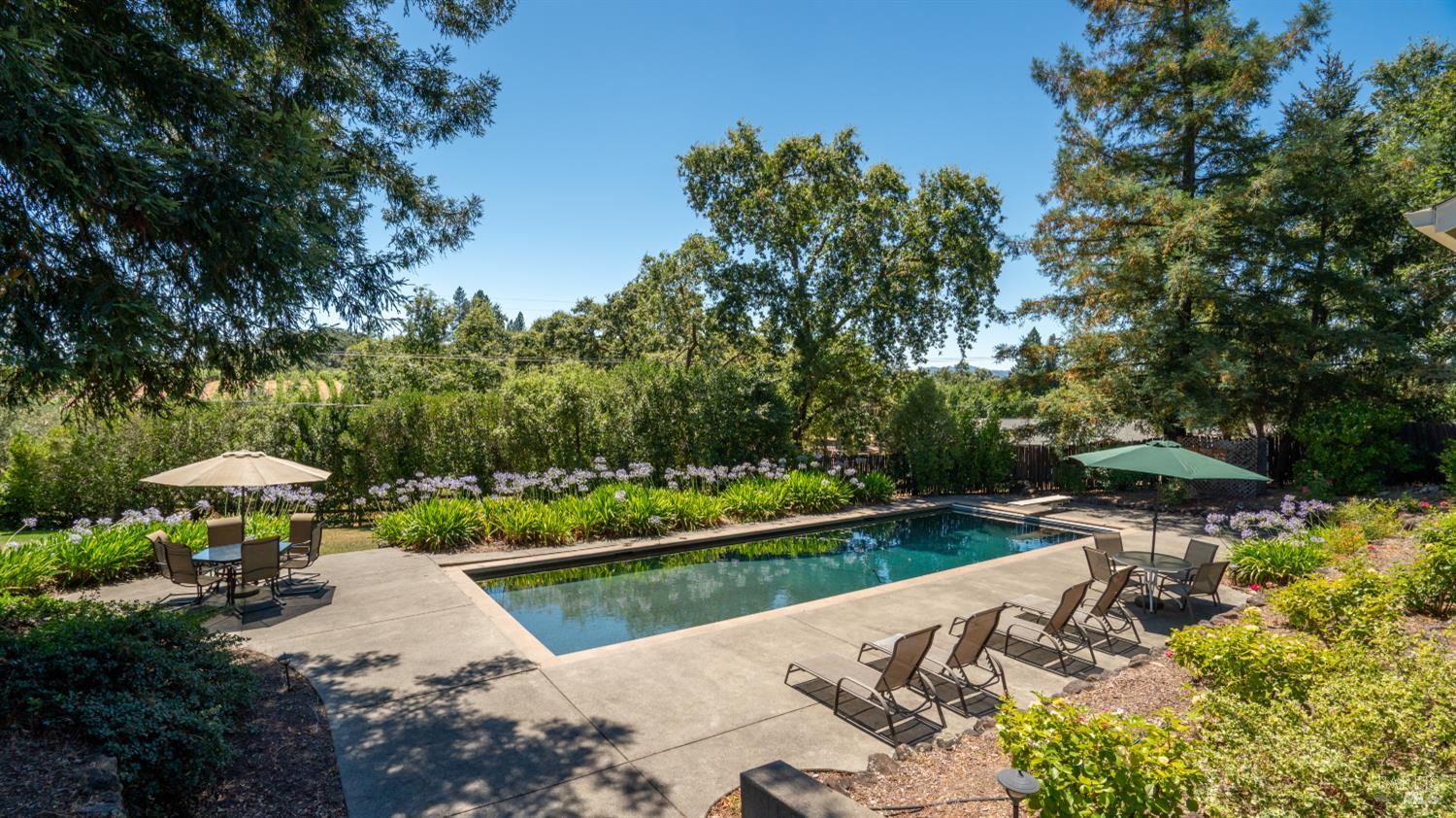 961 Chiquita Road Healdsburg CA 95448