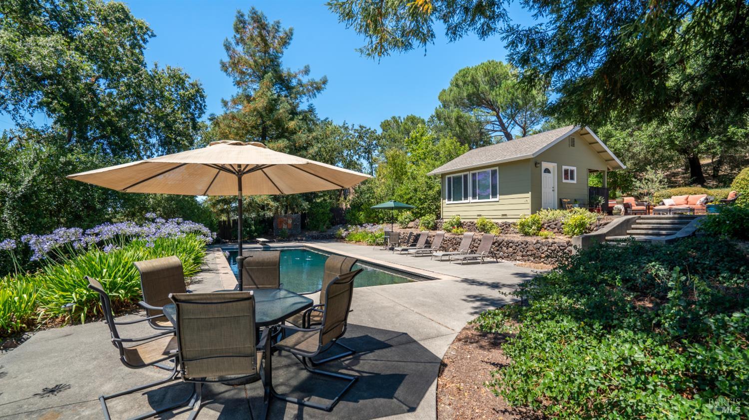 961 Chiquita Road Healdsburg CA 95448