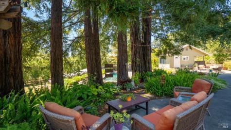 961 Chiquita Road Healdsburg CA 95448