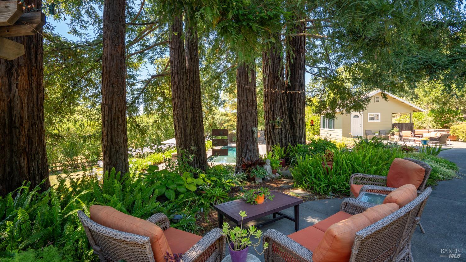 961 Chiquita Road Healdsburg CA 95448