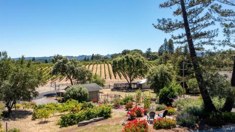 961 Chiquita Road Healdsburg CA 95448
