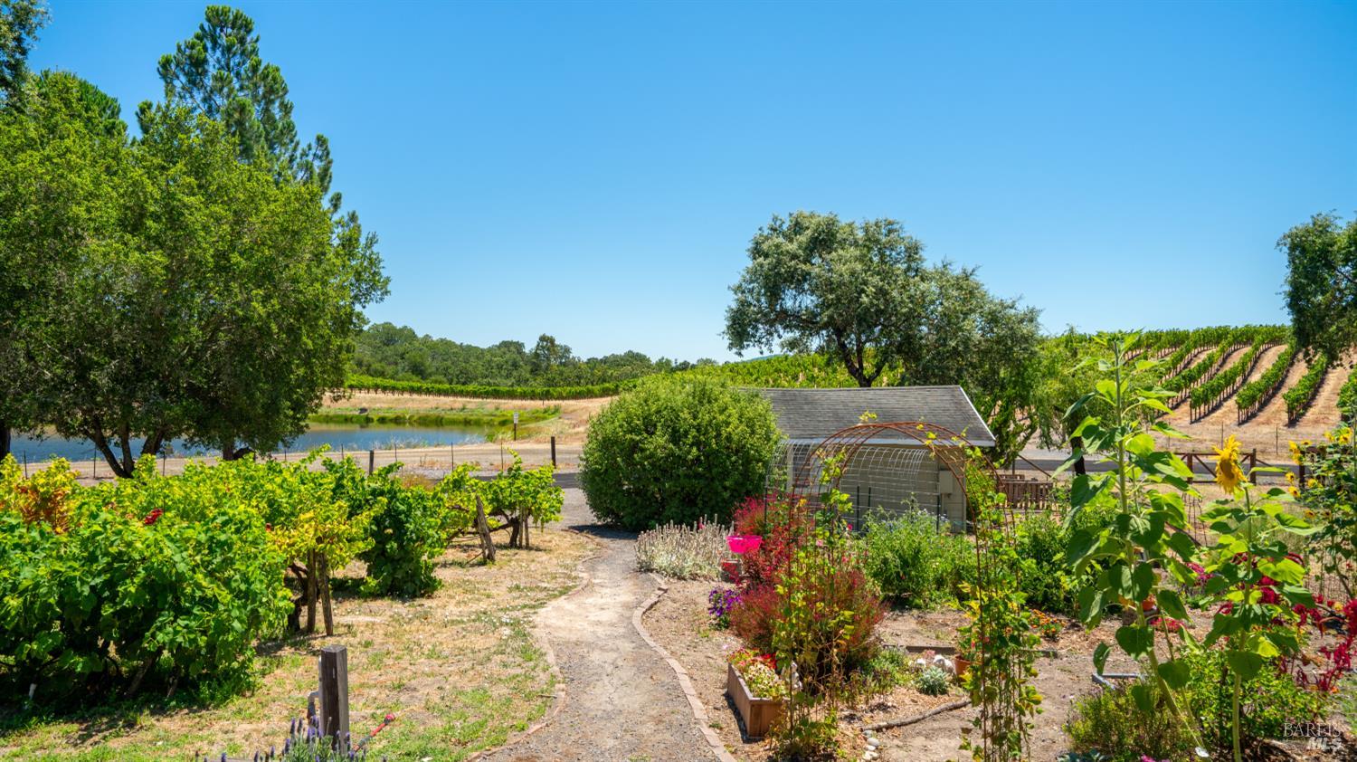 961 Chiquita Road Healdsburg CA 95448