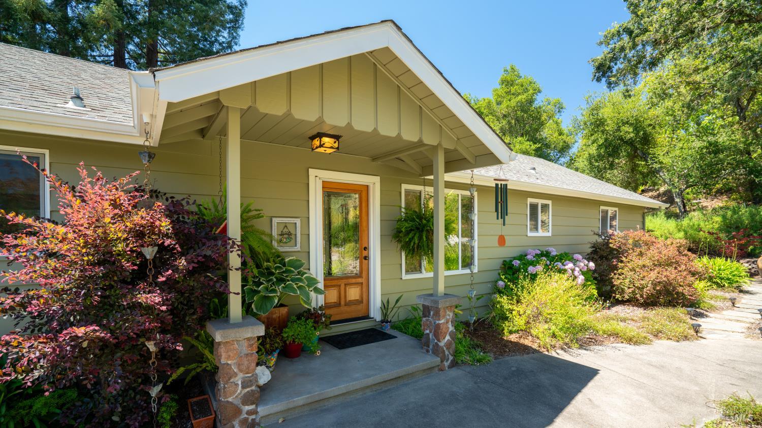 961 Chiquita Road Healdsburg CA 95448