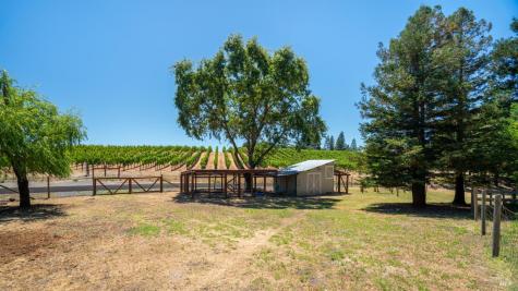 961 Chiquita Road Healdsburg CA 95448