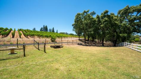 961 Chiquita Road Healdsburg CA 95448