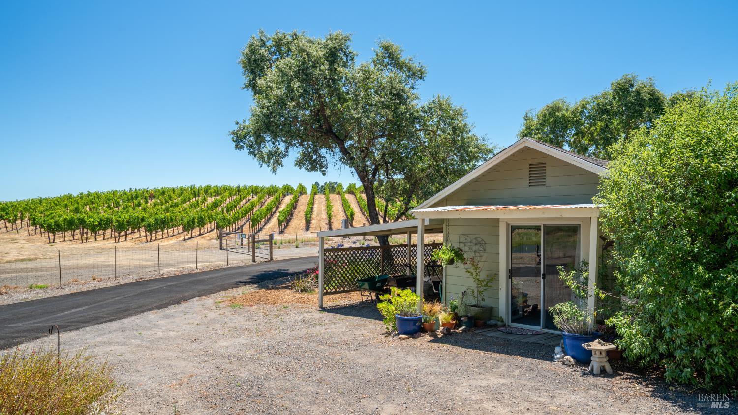 961 Chiquita Road Healdsburg CA 95448