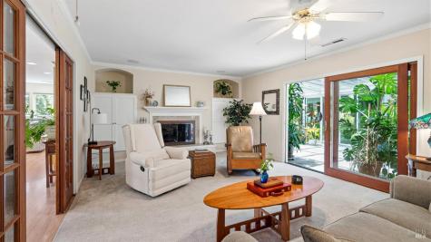 961 Chiquita Road Healdsburg CA 95448