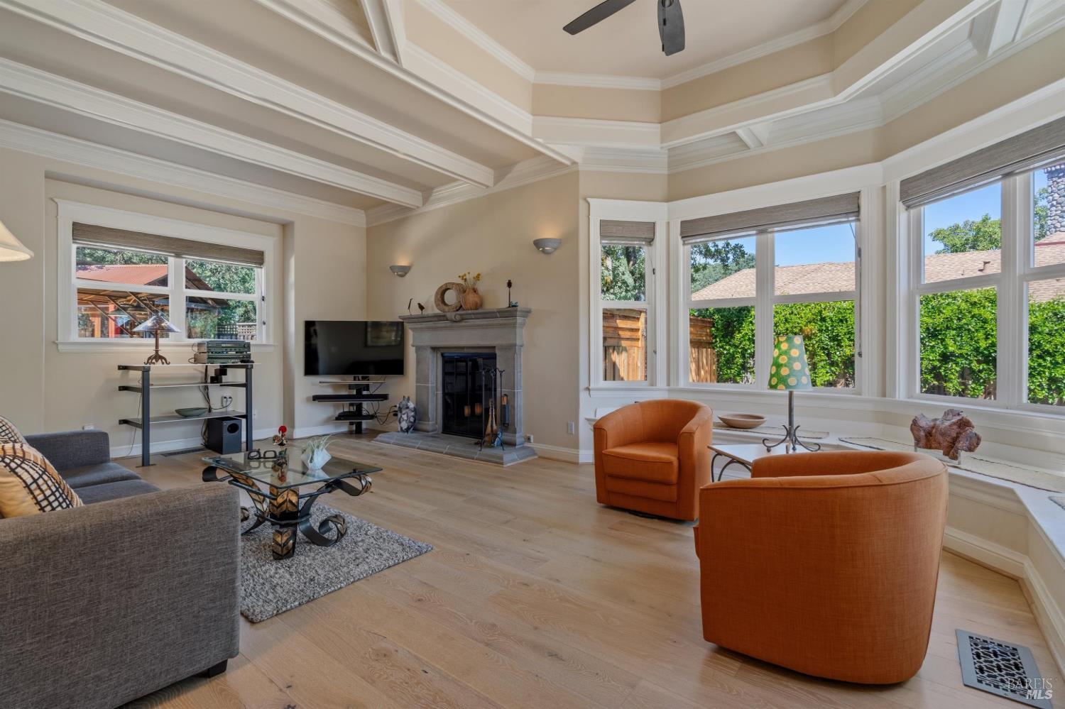 218 Grove Street Windsor CA 95492