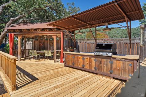 218 Grove Street Windsor CA 95492