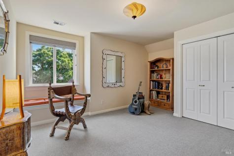 218 Grove Street Windsor CA 95492