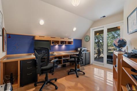 218 Grove Street Windsor CA 95492