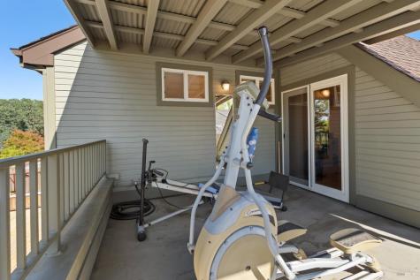 218 Grove Street Windsor CA 95492