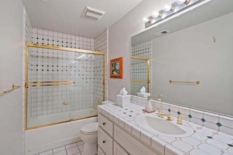 218 Grove Street Windsor CA 95492