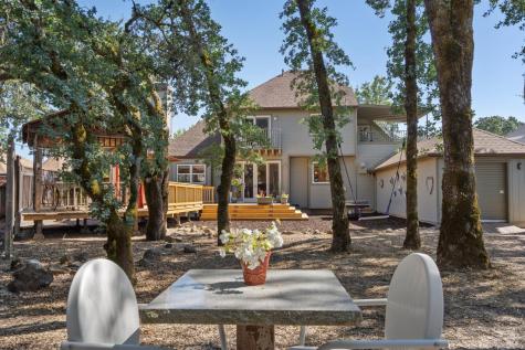 218 Grove Street Windsor CA 95492