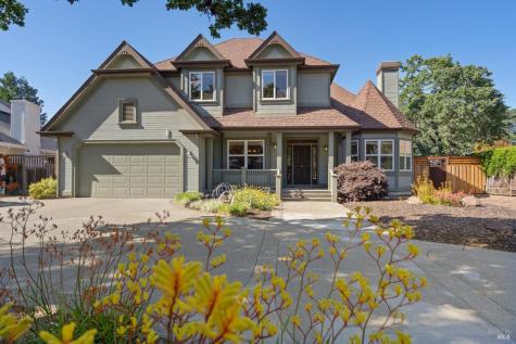 218 Grove Street Windsor CA 95492
