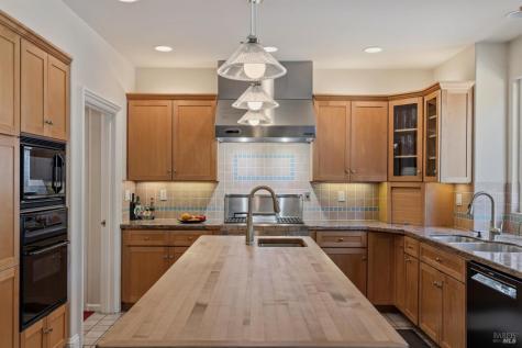 218 Grove Street Windsor CA 95492