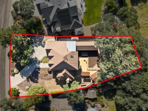 218 Grove Street Windsor CA 95492