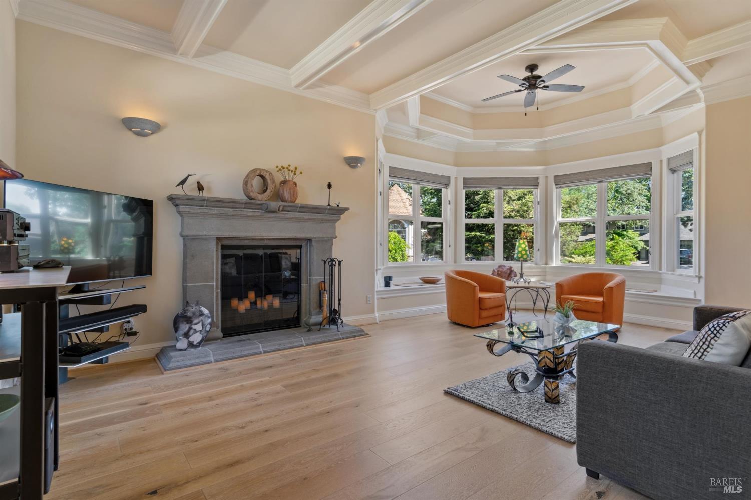 218 Grove Street Windsor CA 95492