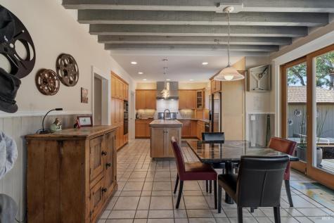 218 Grove Street Windsor CA 95492