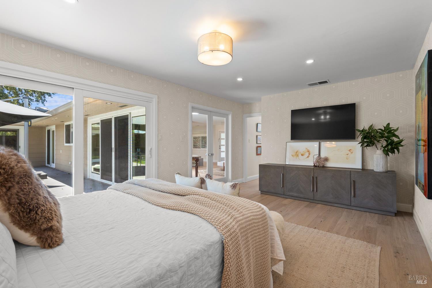 2418 Grahn Drive Santa Rosa CA 95404