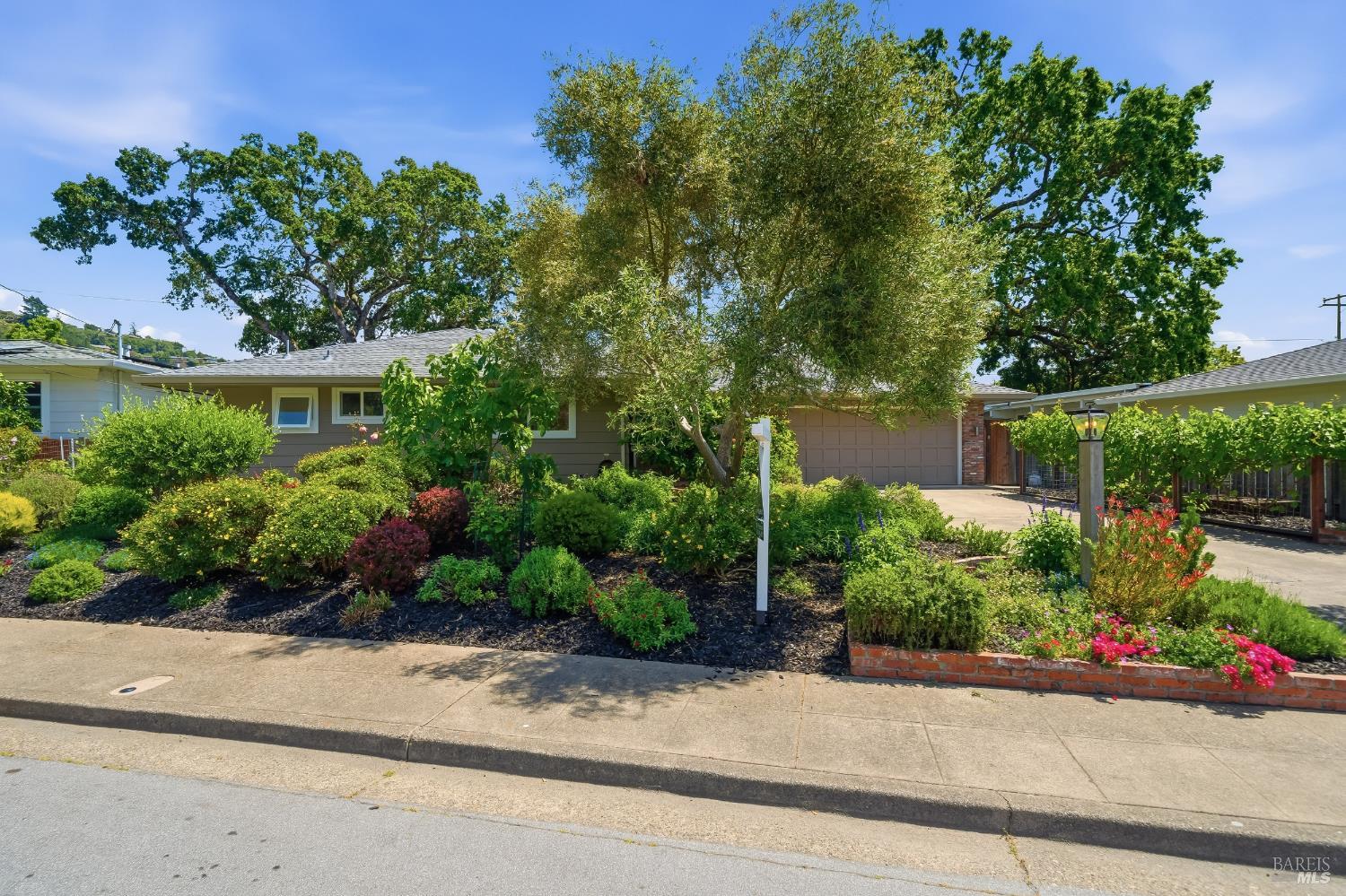 2418 Grahn Drive Santa Rosa CA 95404