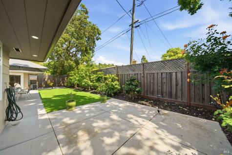 2418 Grahn Drive Santa Rosa CA 95404