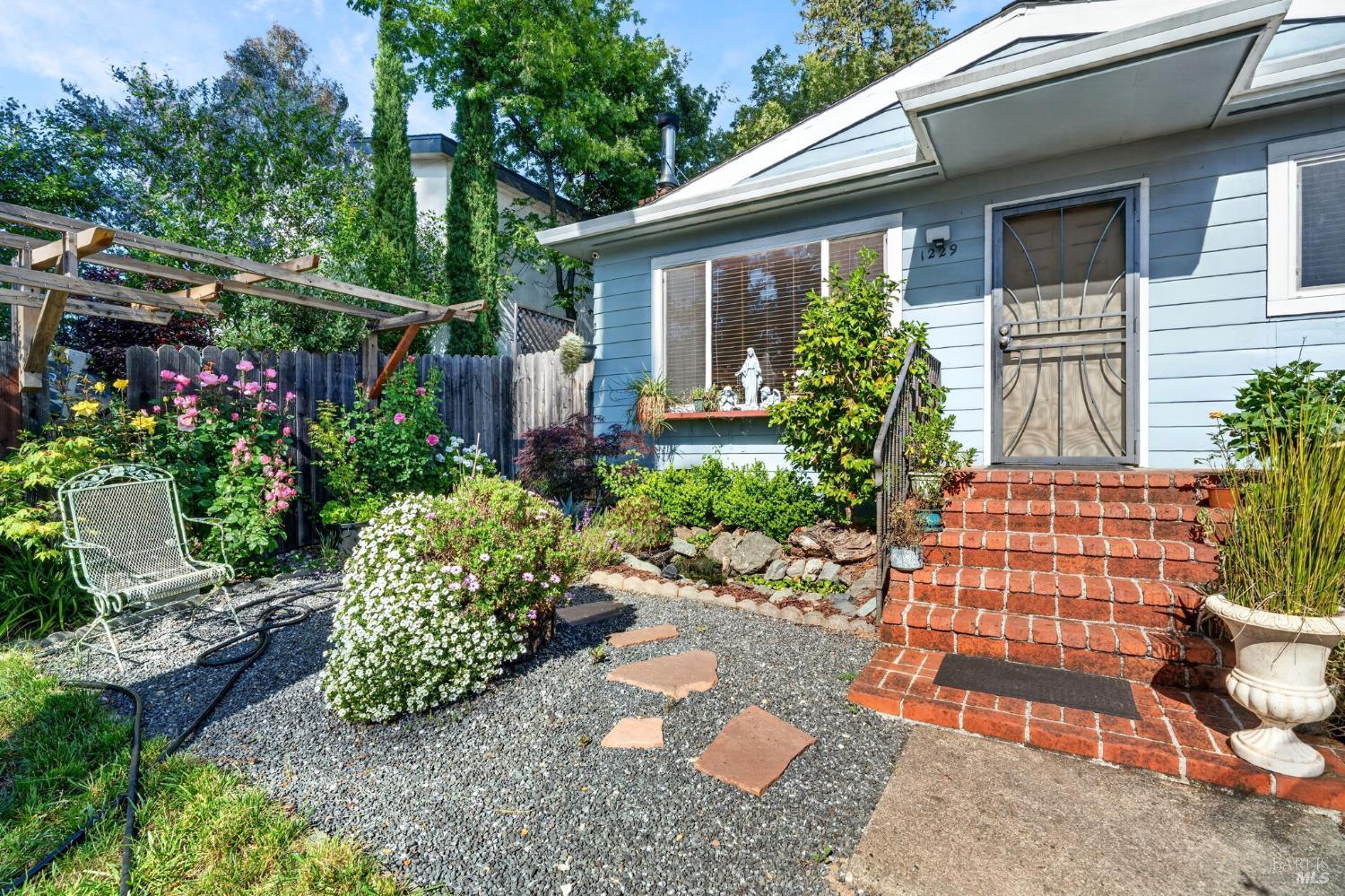 1229 Magnolia Street Willits CA 95490