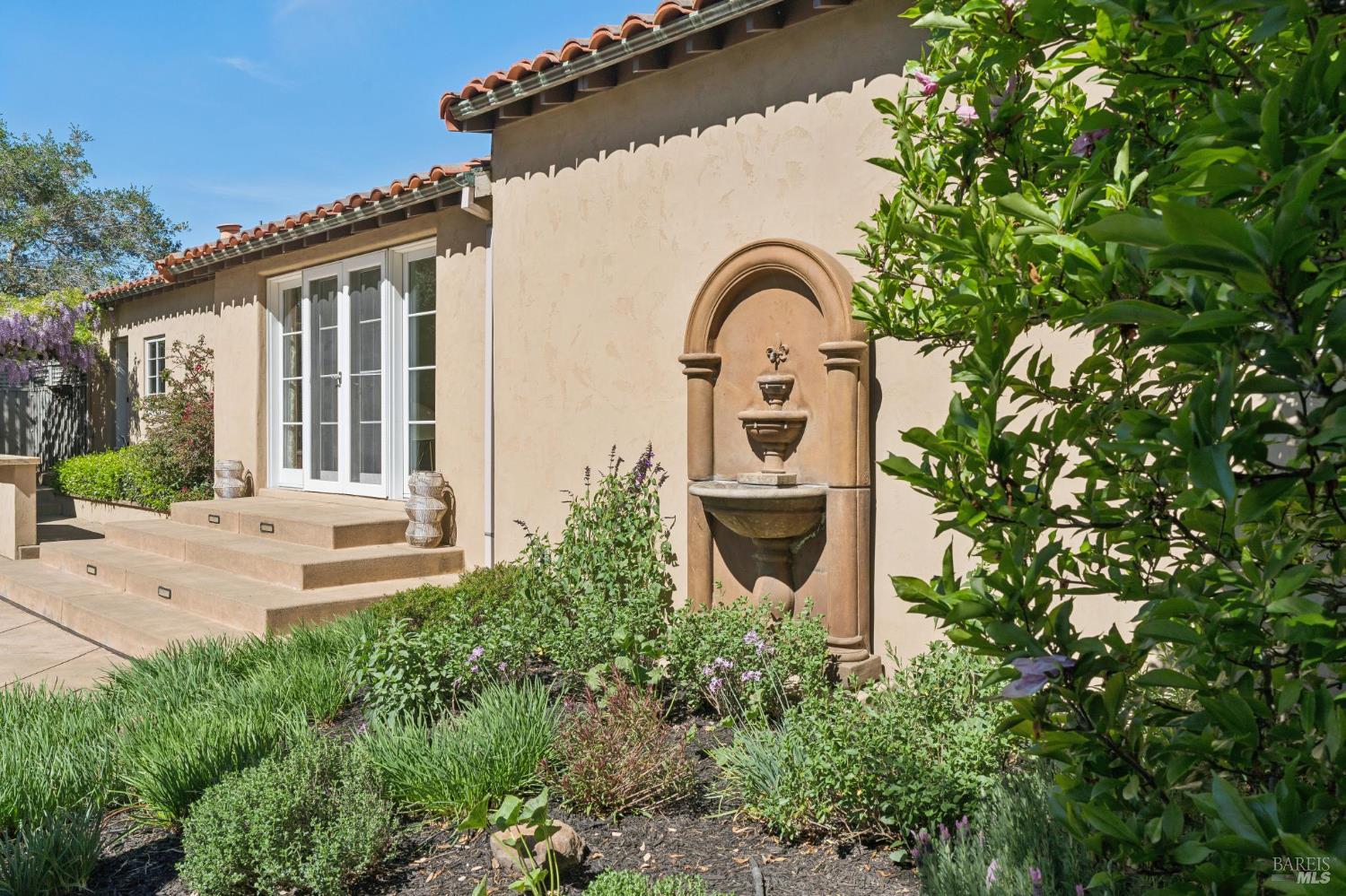 1021 Rose Drive Napa CA 94558