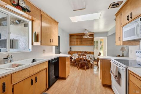 103 Brookside Drive Cloverdale CA 95425
