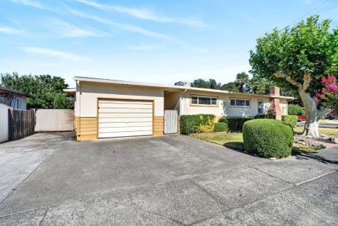 103 Brookside Drive Cloverdale CA 95425