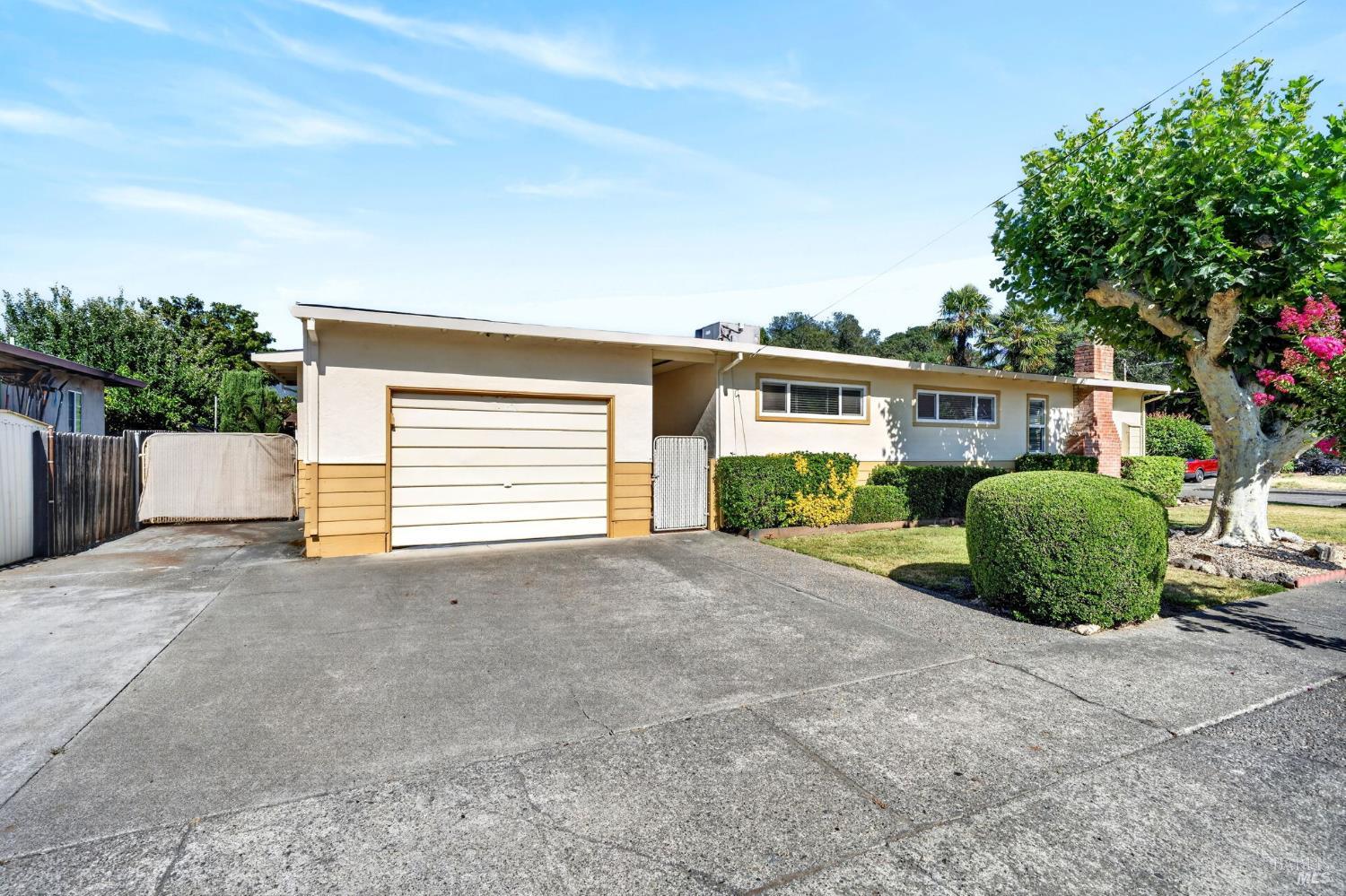 103 Brookside Drive Cloverdale CA 95425