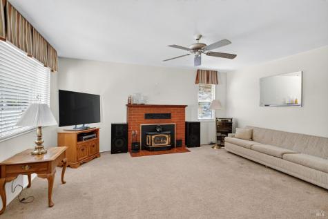 103 Brookside Drive Cloverdale CA 95425